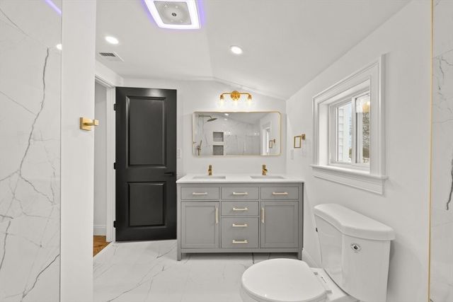 171 Carey Cir, Stoughton, MA 02072