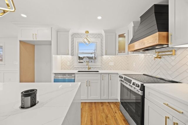 171 Carey Cir, Stoughton, MA 02072