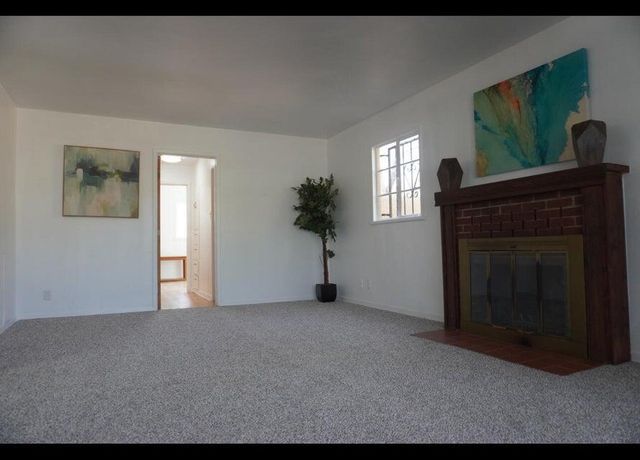 913 California Street SE, Albuquerque, NM 87108