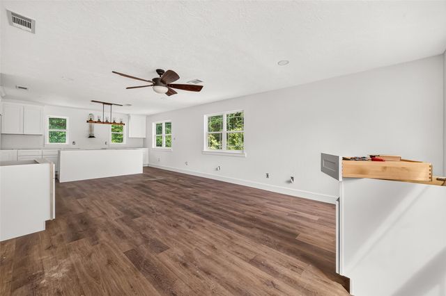 6222 Fm 1010 Road, Cleveland, TX 77327