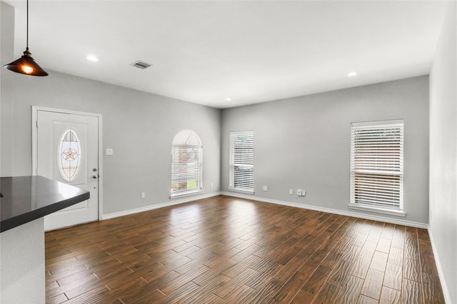 507 E Foley Street, Alvin, TX 77511