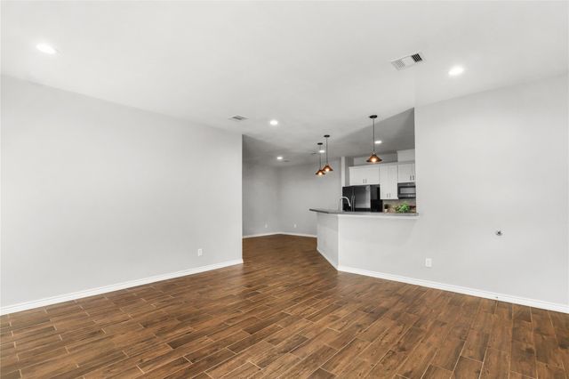 507 E Foley Street, Alvin, TX 77511