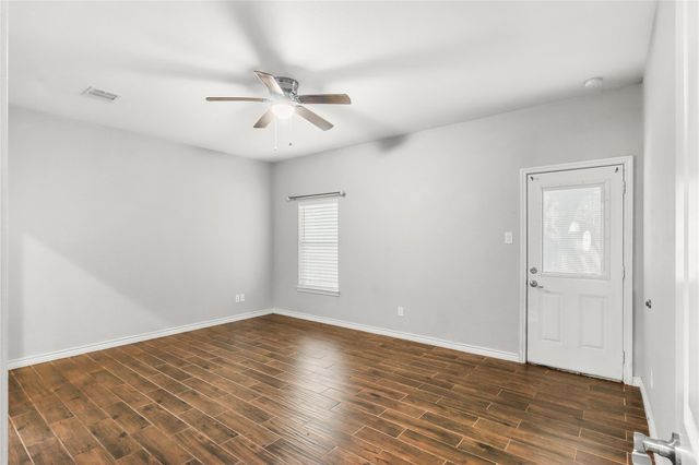 507 E Foley Street, Alvin, TX 77511