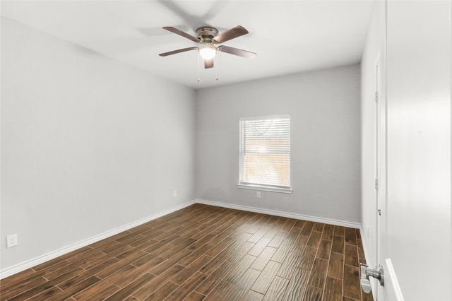 507 E Foley Street, Alvin, TX 77511
