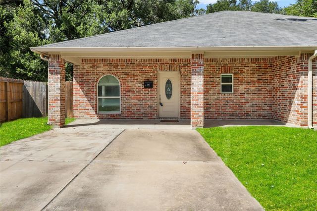 507 E Foley Street, Alvin, TX 77511