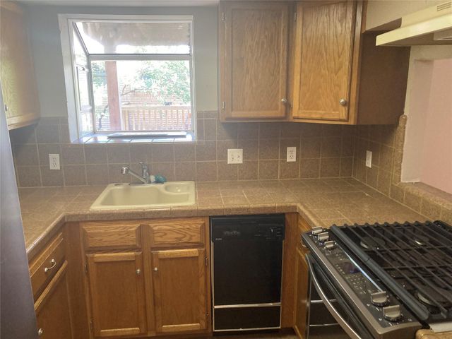 912 E 32nd St. ST E 101, Austin, TX 78705