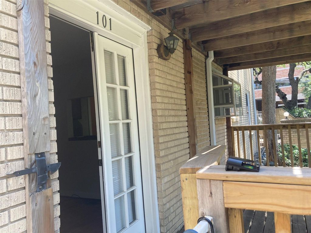 912 E 32nd St. ST E 101, Austin, TX 78705