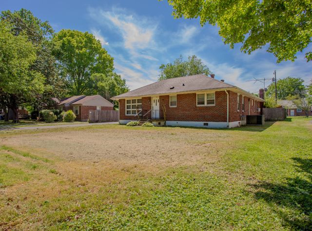 105 Lynn Dr, Columbia, TN 38401