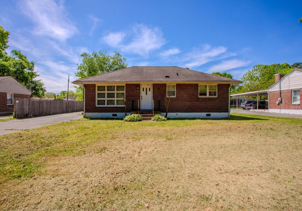 105 Lynn Dr, Columbia, TN 38401