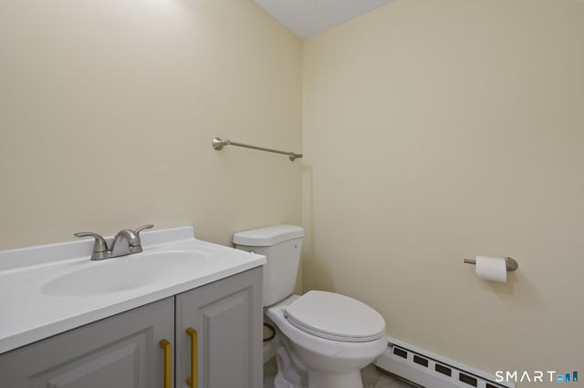 19 Cody Avenue B6, Plainville, CT 06062