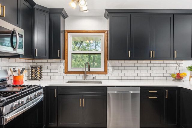 1011 Bay Ridge Road, Madison, WI 53716