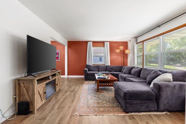 1011 Bay Ridge Road, Madison, WI 53716