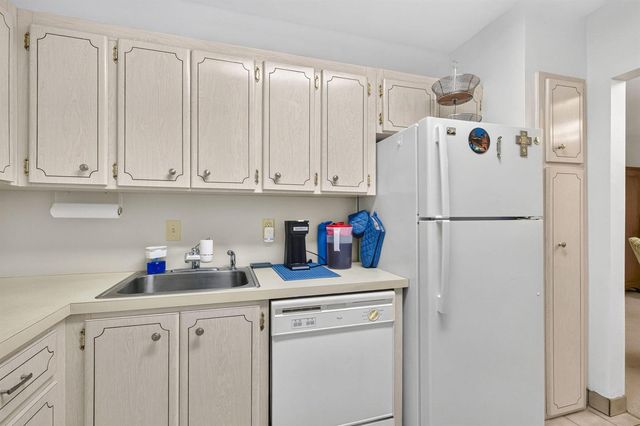 400 S Cypress Road 427, Pompano Beach, FL 33060