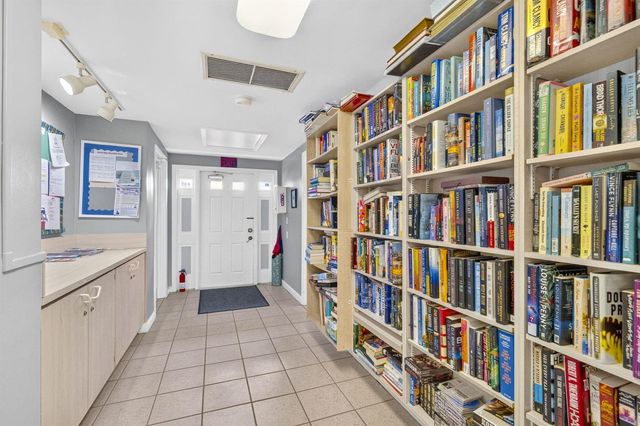400 S Cypress Road 427, Pompano Beach, FL 33060