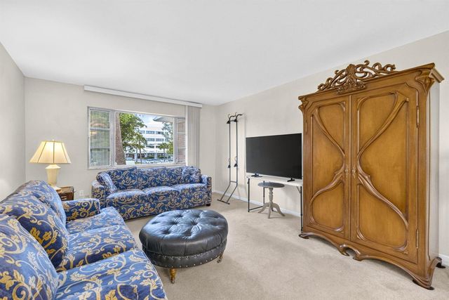 400 S Cypress Road 427, Pompano Beach, FL 33060