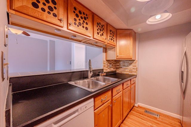 3001 Essington Drive, Dublin, OH 43017