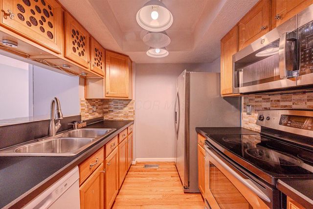 3001 Essington Drive, Dublin, OH 43017