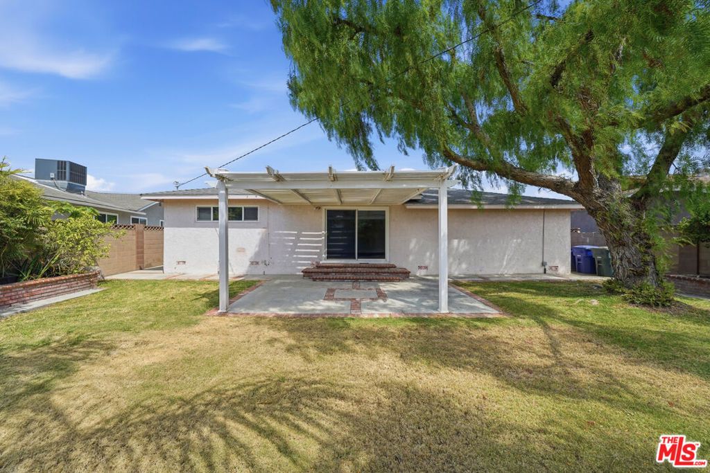 Image 23 of property listing at 13010 Marlette Drive, La Mirada, CA 90638