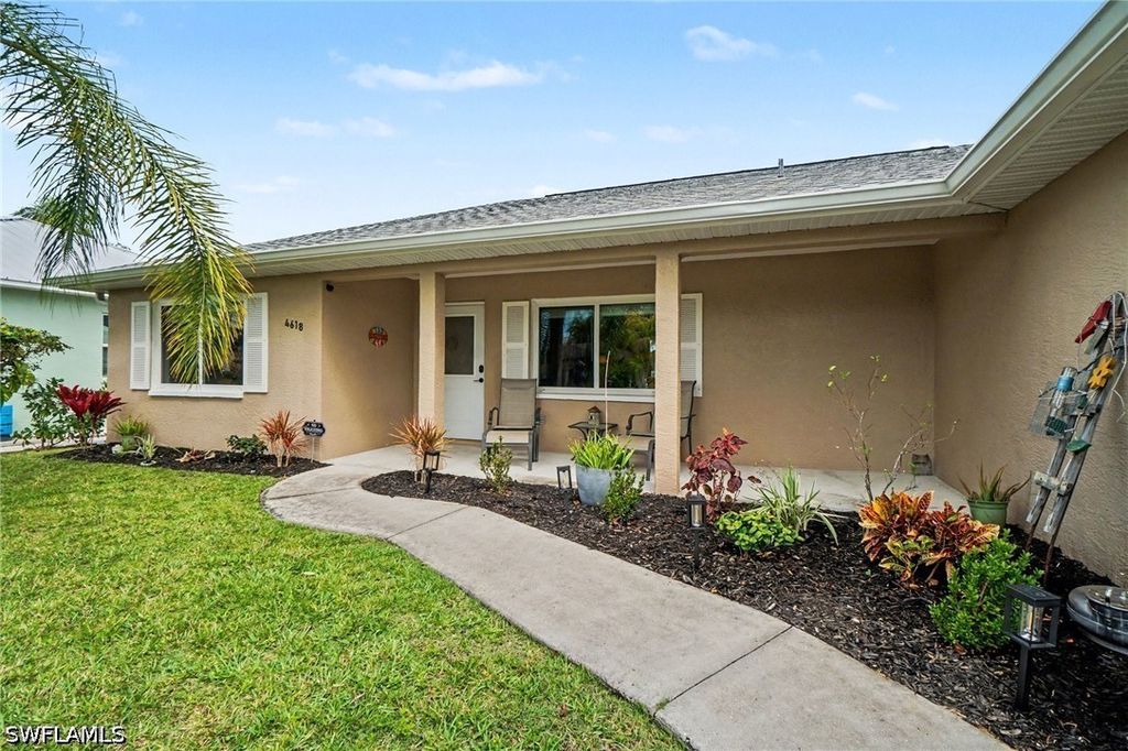 4618 Sierra LN, Bonita Springs, FL 34134