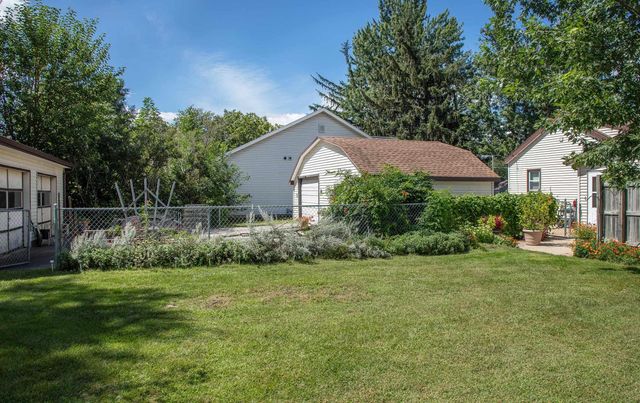 1760 Michigan Drive, Evansdale, IA 50707