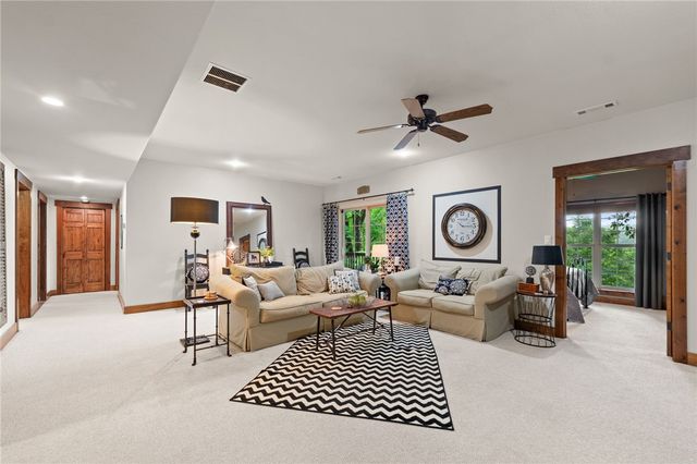 53 Wildcat Lane, Eureka Springs, AR 72631