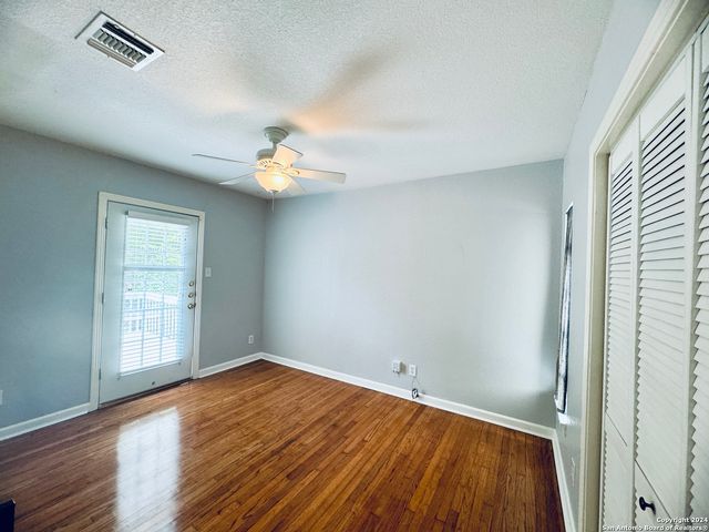 211 LEMING DR, San Antonio, TX 78201