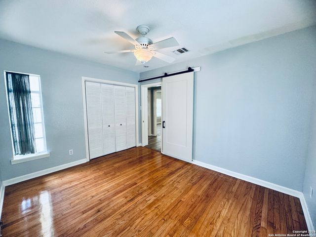 211 LEMING DR, San Antonio, TX 78201