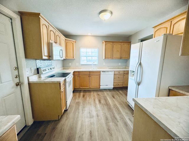 211 LEMING DR, San Antonio, TX 78201