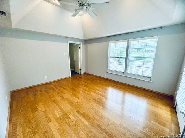 211 LEMING DR, San Antonio, TX 78201