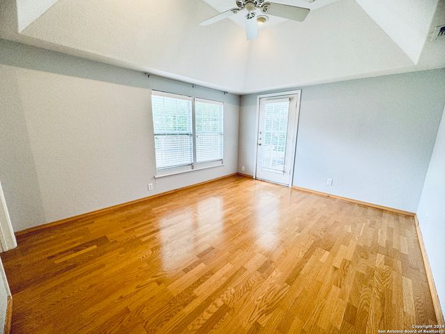 211 LEMING DR, San Antonio, TX 78201