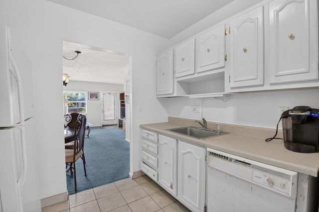 2 Abbey Lane 205, Delray Beach, FL 33446