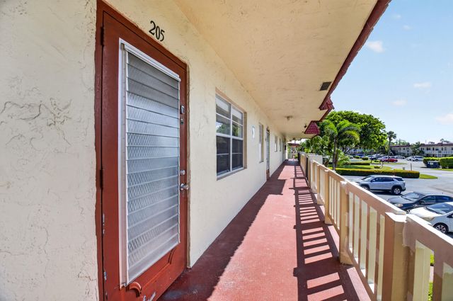 2 Abbey Lane 205, Delray Beach, FL 33446