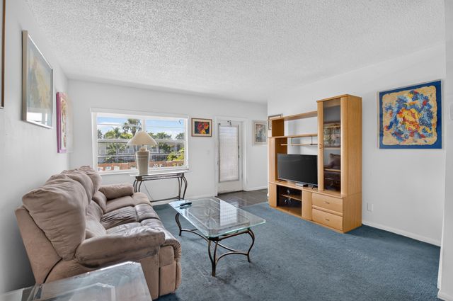 2 Abbey Lane 205, Delray Beach, FL 33446