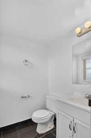 2 Abbey Lane 205, Delray Beach, FL 33446