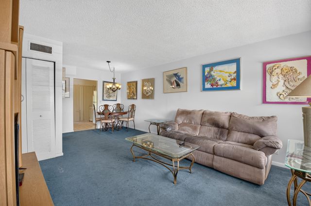 2 Abbey Lane 205, Delray Beach, FL 33446