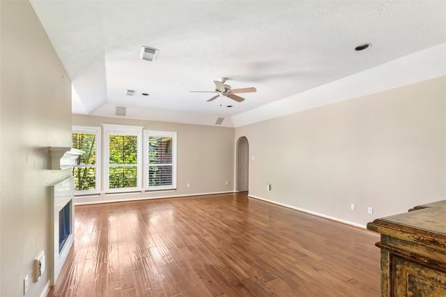 26342 Hill And Dale Avenue, Splendora, TX 77372
