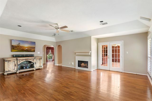 26342 Hill And Dale Avenue, Splendora, TX 77372