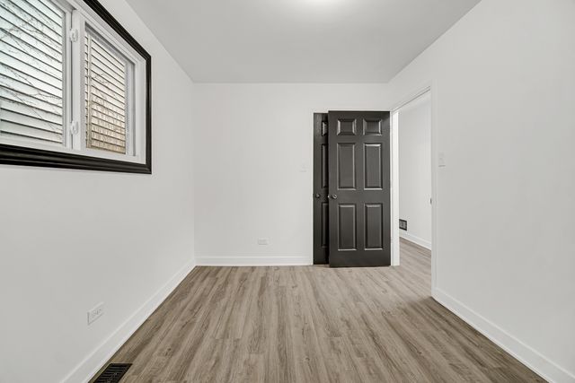 6420 S Winchester Avenue, Chicago, IL 60636