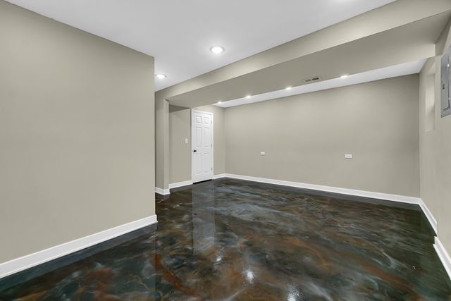 6420 S Winchester Avenue, Chicago, IL 60636