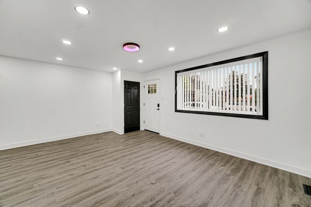 6420 S Winchester Avenue, Chicago, IL 60636