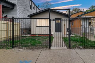 6420 S Winchester Avenue, Chicago, IL 60636