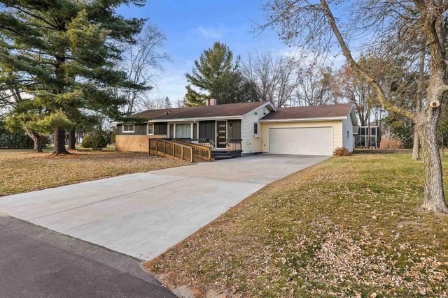 3000 BELKE STREET, Stevens Point, WI 54481
