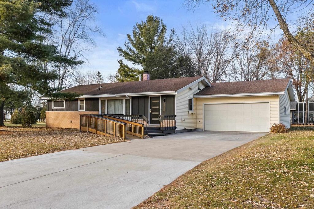 3000 BELKE STREET, Stevens Point, WI 54481