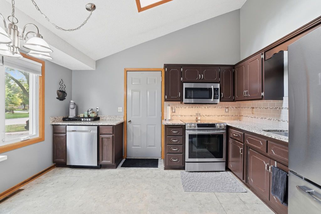4071 99th Avenue NE, Circle Pines, MN 55014 — photo 3