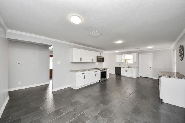 2004 Manor Street, Dayton, TX 77535