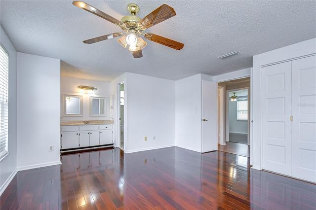 4723 SOUTHBREEZE DRIVE, Tampa, FL 33624