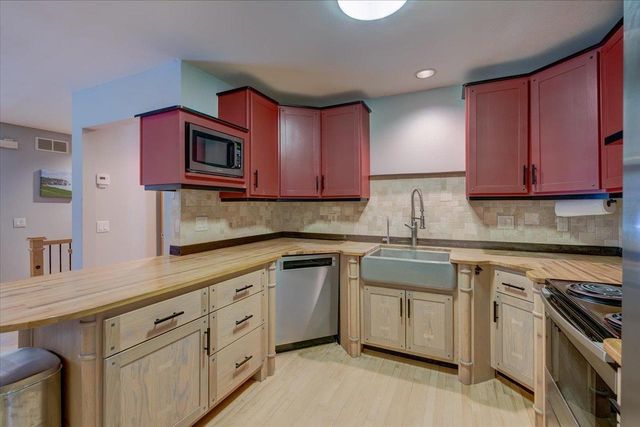 8318 Inverness Drive, Madison, WI 53717