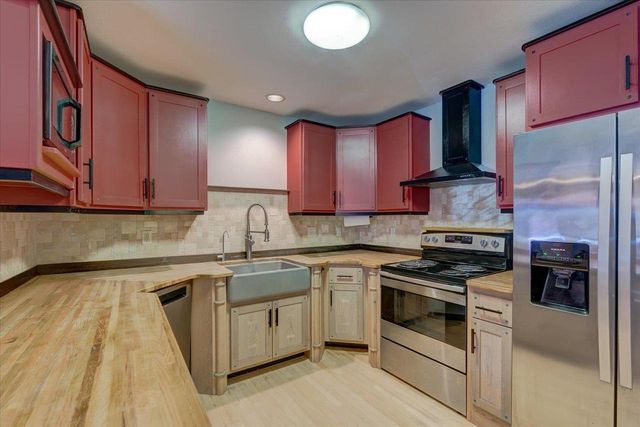 8318 Inverness Drive, Madison, WI 53717