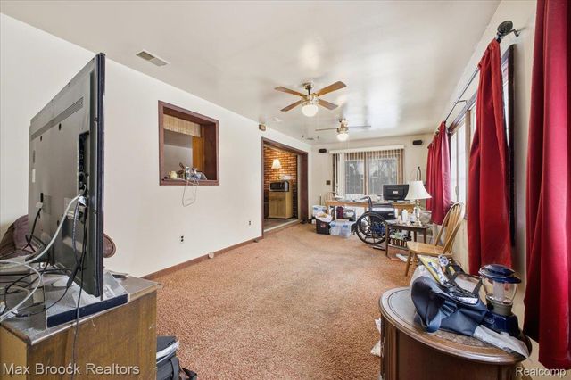 30629 Ecorse Road, Romulus, MI 48174