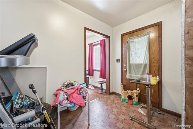 30629 Ecorse Road, Romulus, MI 48174